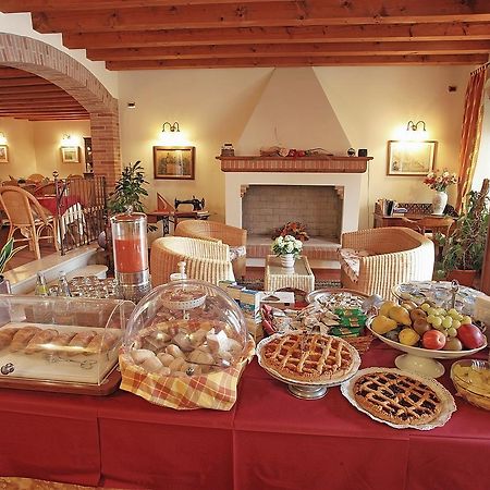 Hotel Faccioli Валеджо-суль-Мінчо Екстер'єр фото